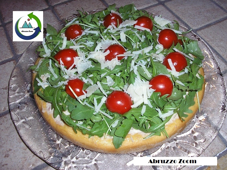 Torta Salata con Pomodorini e Rucola